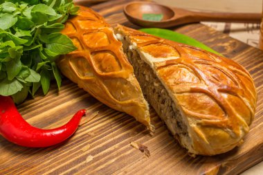 soğan ve yumurta ile pasta