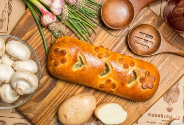 soğan ve yumurta ile pasta