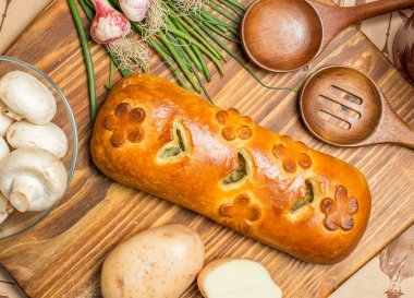 soğan ve yumurta ile pasta