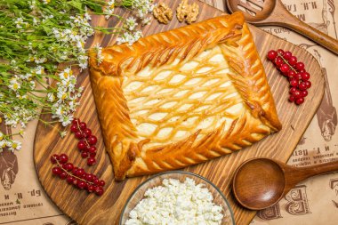 soğan ve yumurta ile pasta