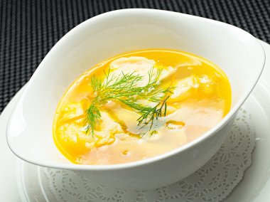 Sebze çorbası, sarı