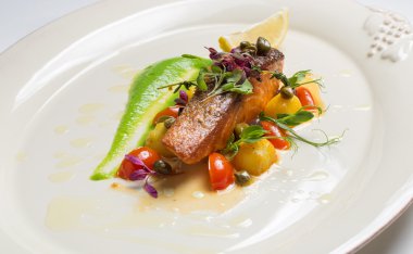 sebzeli somon bifteği