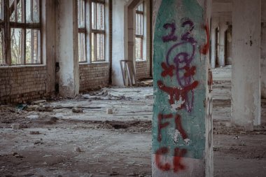 Caddelerin eski kalıntıları