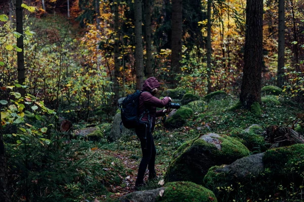 Man Backpack Walking Autumn Forest Nature — Stock Photo, Image