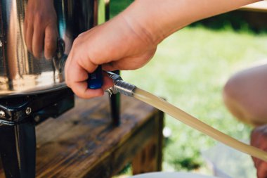 Evde bira yapma süreci, manzarayı kapatma 