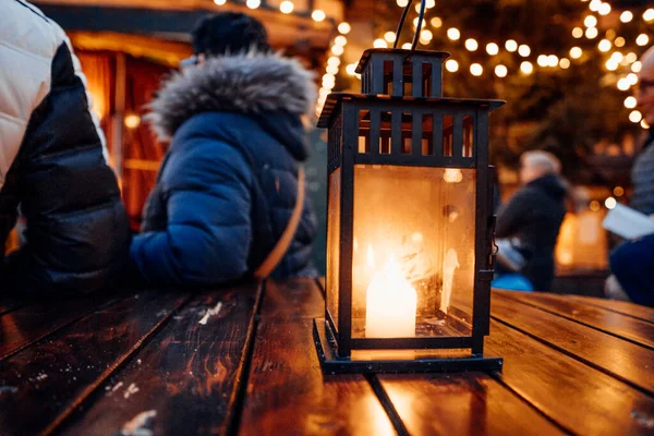 Lantern Dengan Lilin Pasar Natal Yang Nyaman — Stok Foto