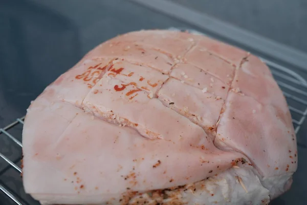 Corteza Cruda Asada Con Una Corteza Rayada — Foto de Stock