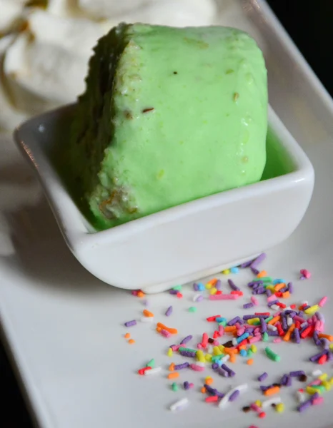 Lezzetli Hint tatlı nane dondurma 