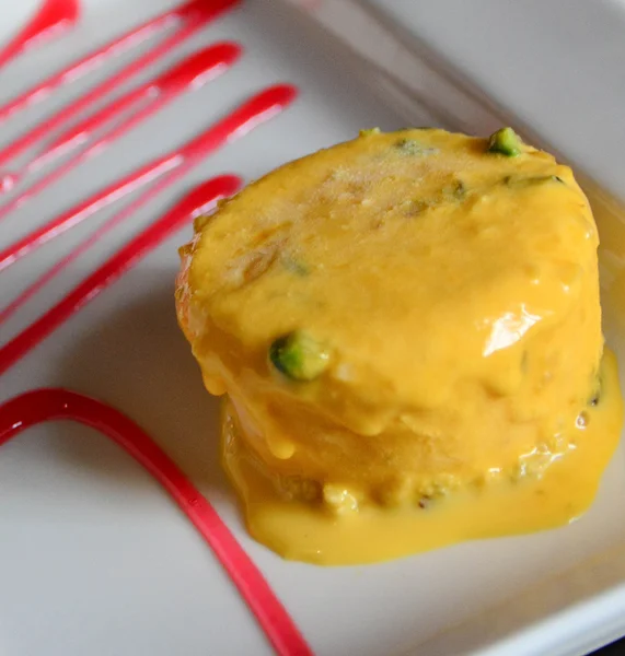 Mango Dondurma lezzetli Hint tatlı.