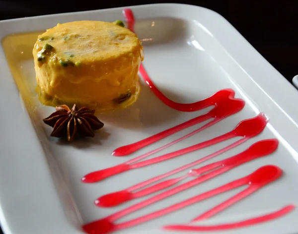 Mango Dondurma lezzetli Hint tatlı.