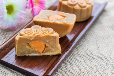 Çin sonbahar ortası festivali için ay çöreği.