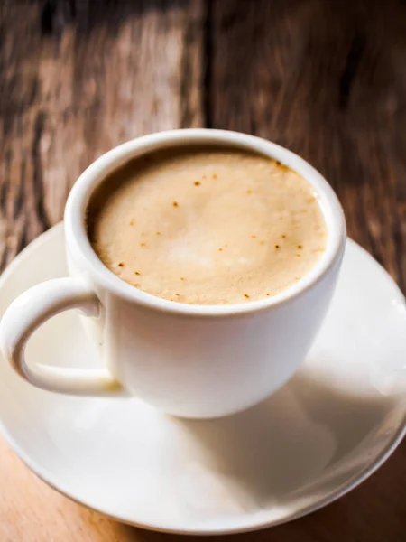 Tasse Bohnenkaffee Auf Altem Holz — Stockfoto