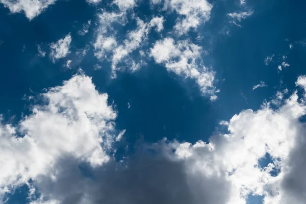 Langit Biru Awan Warna Warni Latar Belakang Modern — Stok Foto