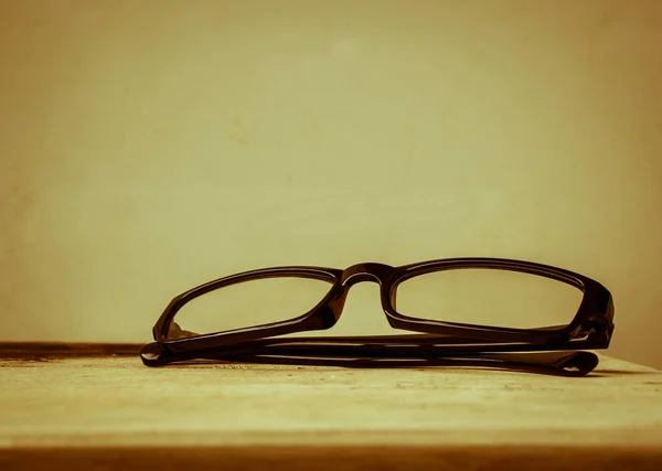 Lunettes Sur Une Vieille Table Bois — Photo