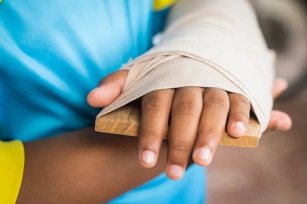 Elastiska Bandage Skador Arm Från Olycka Första Hjälpen — Stockfoto
