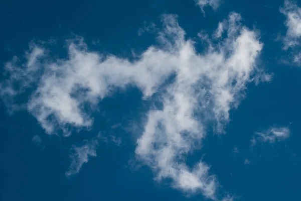 Langit Biru Awan Warna Warni Latar Belakang Modern — Stok Foto