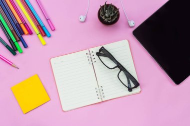 düz konum iş renkli arkaplan, kopyalama alanı