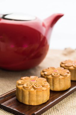 Çin sonbahar ortası festivali için ay çöreği.