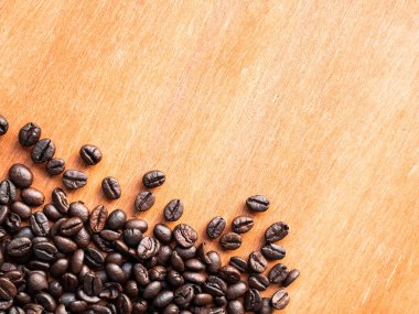 Kahve çekirdeği ahşap arka plan