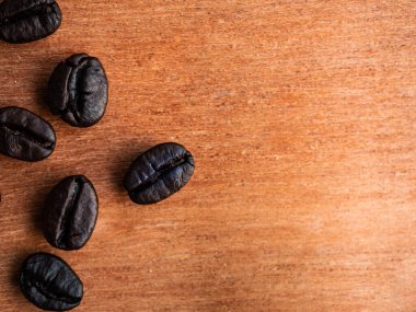 Kahve çekirdeği ahşap arka plan