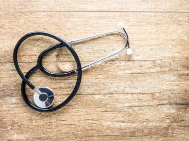 Ahşap steteskop, renkli modern arkaplan