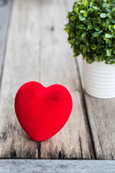 Dia Dos Namorados Coração Vermelho Fundo Madeira — Fotografia de Stock