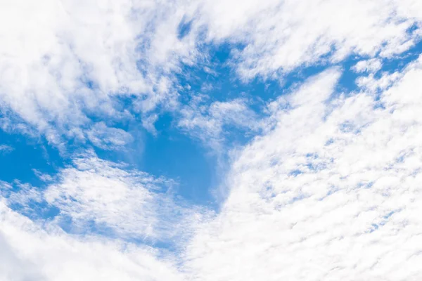 Latar Belakang Awan Langit Biru — Stok Foto