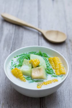 Lod Chong Dessert in Coconut Milk on wood Thai dessert