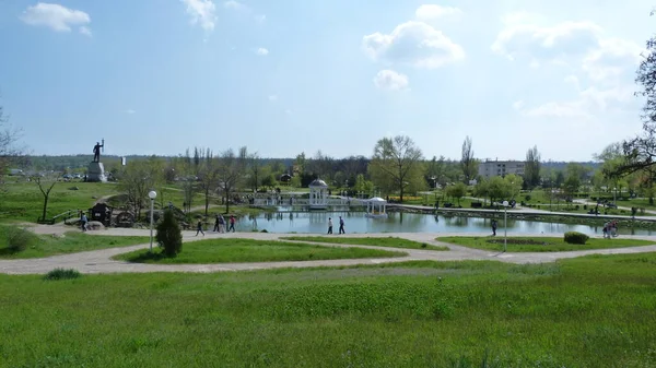 Panorama Parku Staw Pomnikiem — Zdjęcie stockowe
