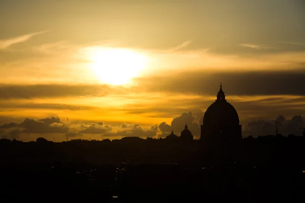 Захід сонця на Рим, Італія — стокове фото