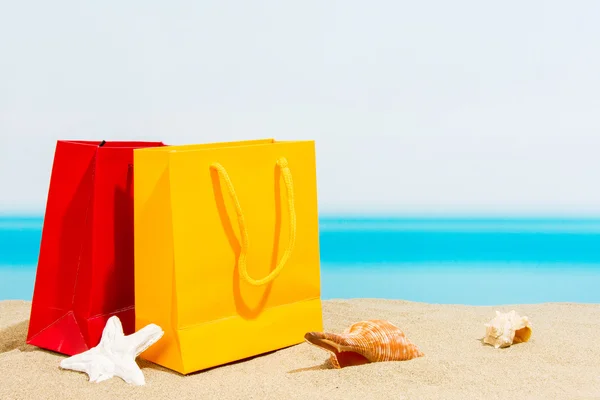 Nyári dedikálások, táskák, a strandon — Stock Fotó