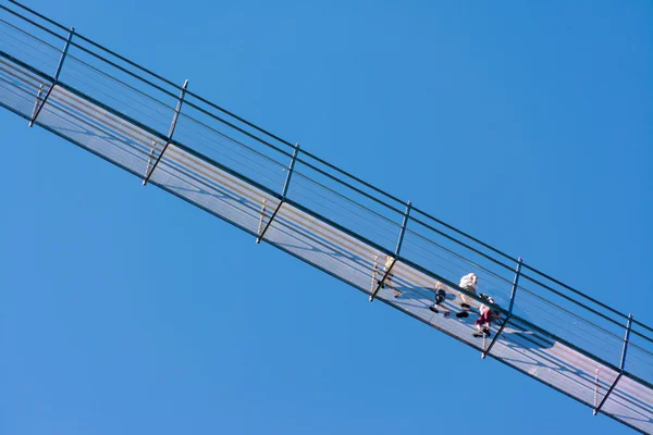 Pěší visutý most nazývá Highline 179 v Reutte, — Stock fotografie