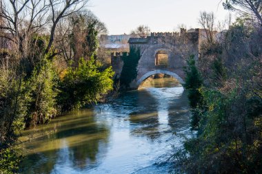 Roma 'daki Ortaçağ Köprüsü, Aniene Nehri üzerindeki Ponte Nomentano (Ponte Tazio)