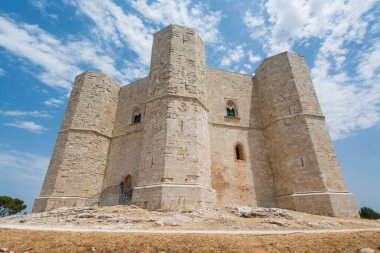 Sekizgen şato Castel del Monte - UNESCO Dünya Mirası sahası, Puglia, İtalya