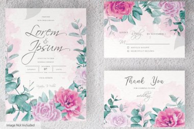 Güzel düzenleme çiçeği ve okaliptüs düğün davetiyesi şablonunu bırakır