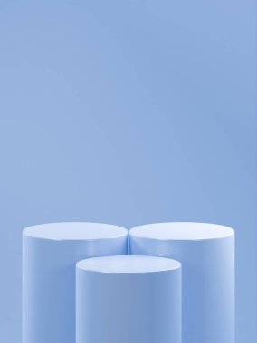 3 mavi podyum tüpü, 1 önde, 2 tüpten daha aşağıda arkada, mavi arka planda. dikey yuvarlak podyumlar