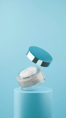 Pale Turquoise podyumunun üzerinde beyaz renkli kremayla dolu berrak bir kozmetik kavanozu. Soluk Turkuaz bitiş.