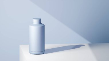 Buzlu mavi renkli içki şişesi beyaz bir masaya yerleştirilmiş, buzlu mavi arka planda, parlak renkli fotojenik fotoğraf konsepti