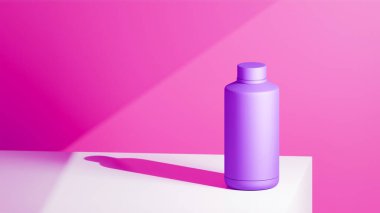 Beyaz bir masaya yerleştirilmiş parlak fuşya renkli içki şişesi, şok edici bir pembe arka plan, parlak renklerle fütüristik fotoğraf konsepti