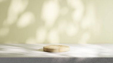 Daire şeklinde ahşap bir podyum, soluk altın arka planlı bir çimento tabanına yerleştirilir. Yaprakların doğal gölgeleriyle aydınlatma