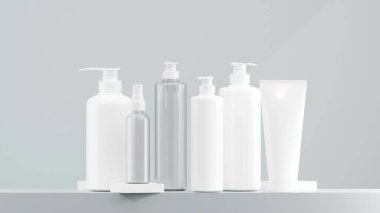 Beyaz losyon şişesi, sprey şişesi, pompa şişesi. Beyaz şapkalı temiz losyon şişesi. İnci nehri arka planında çeşitli boyutlarda losyon şişeleri.