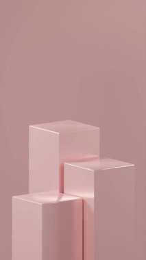Farklı boyutlarda 3 küp podyum ve Bebek Pembesi renkleri Bebek Pembesi arkaplanının önünde düzenlenir. Metalik parlak küpler