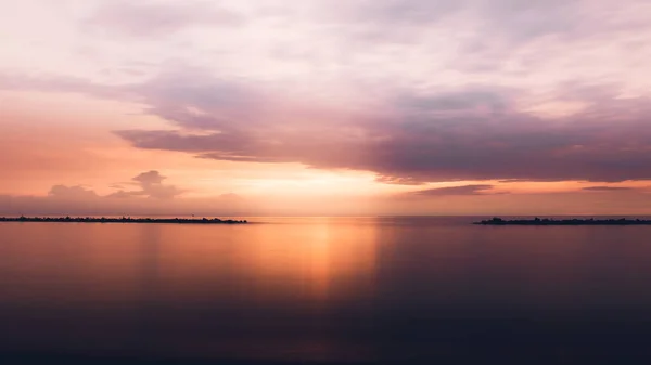 Mooie Zonsondergang Vanaf Het Strand Darlowko Polen Uitzicht Oostzee — Stockfoto