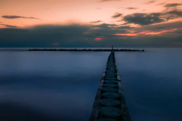 Breakwater Immersed Blurry Water Baltic Sea Beautiful Beach Dusk — Stock Photo, Image