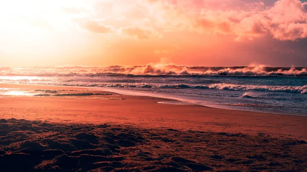 Ruwe Zee Tijdens Een Storm Oostzee Prachtige Zonsondergang Zandstrand Met — Stockfoto