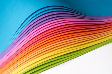 Gökkuşağı renkli origami kağıdı