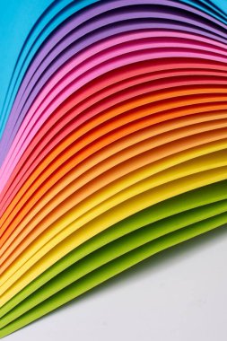 Gökkuşağı renkli origami kağıdı