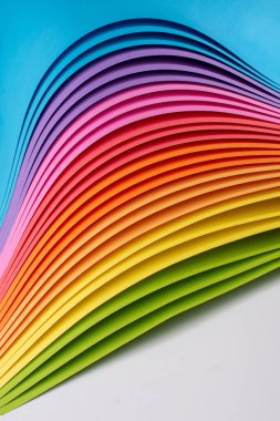 Gökkuşağı renkli origami kağıdı