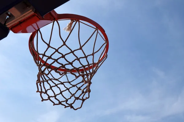 Parkta basketbol potası — Stok fotoğraf