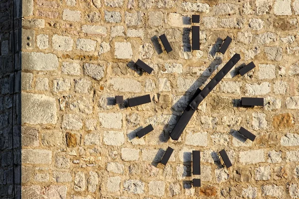 Starożytna Wieża zegarowa w Bar stare miasto w Czarnogórze — Zdjęcie stockowe